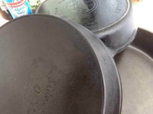The Advantages of Enameled Cast Iron and Raw Cast Iron Cookware – Kana