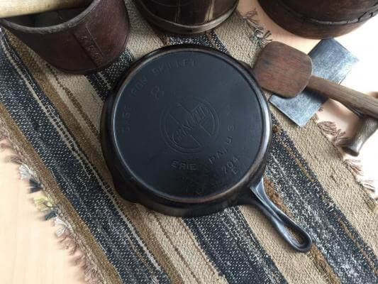 Griswold 9 Cast Iron Skillet With Heat Ring Slant ERIE PA USA Logo